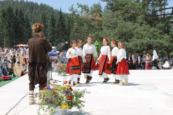 Група за автентичен фолклор от село Лик